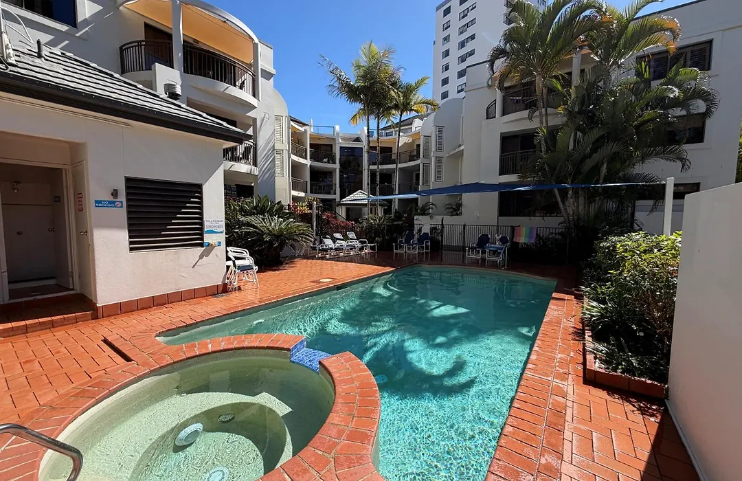 Burleigh On The Beach-1